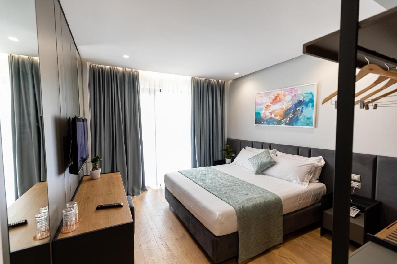 Ames & Hotel