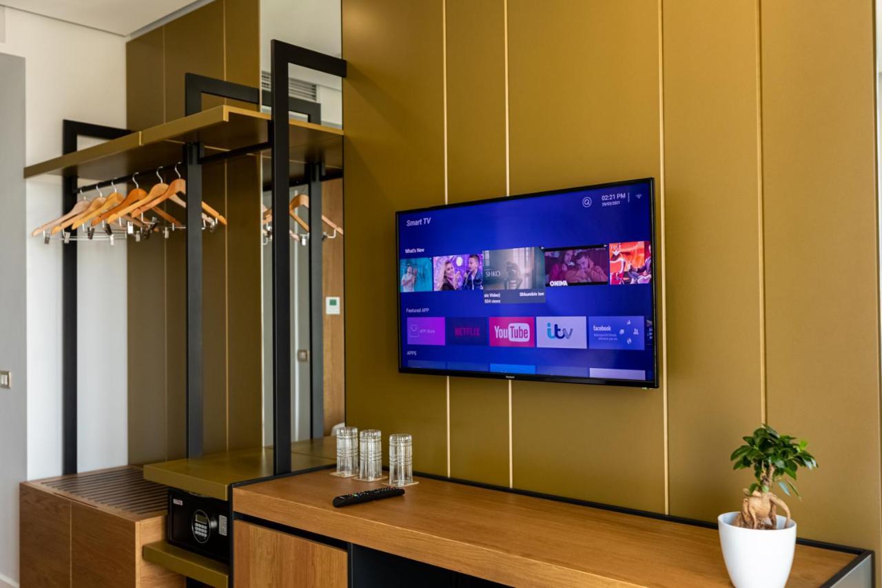 Ames & Hotel 4*
