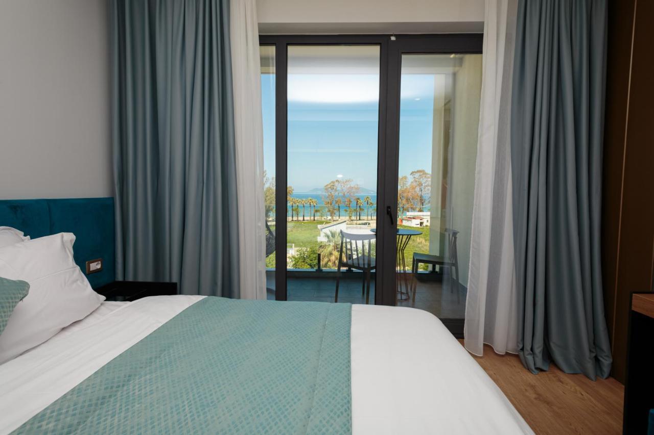 Ames & Hotel 4*